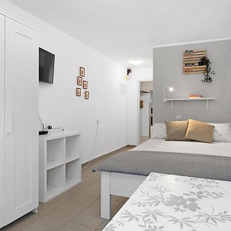 Studio Valkane Private Garden بولا المظهر الخارجي الصورة